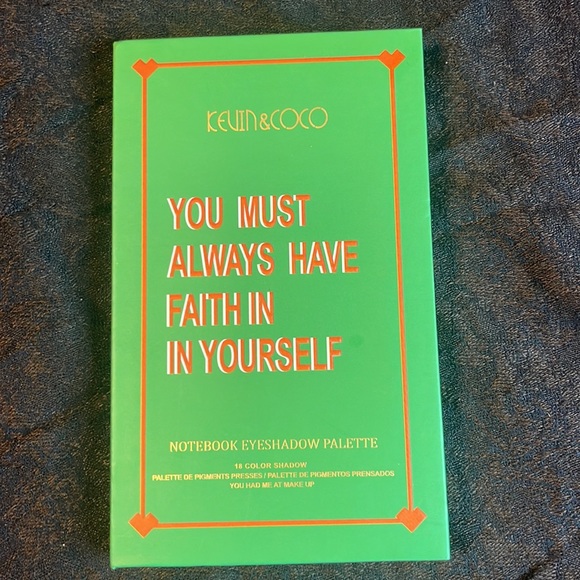 Kevin and Coco 18 color eyeshadow - Picture 2 of 3